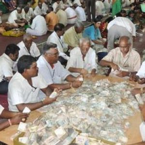 Thiruvannamalai Lord Arunachaleswarar Temple: Hundi Collections: Rs. 1.20 Crores!